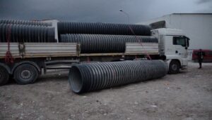 santiyede calisirken uzerine 750 kilo plastik borudustu L3uI2j1N.jpg