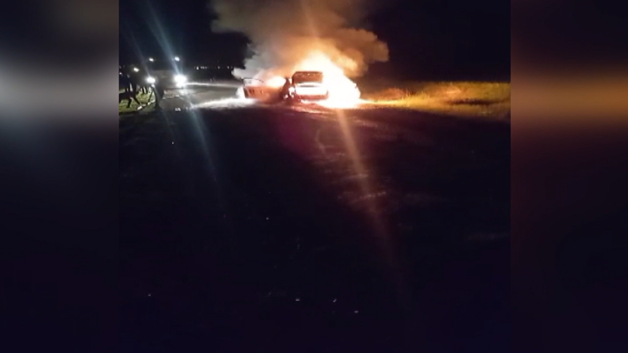 Alevler İçinde Kalan Araçtan Son Anda Kurtuldular