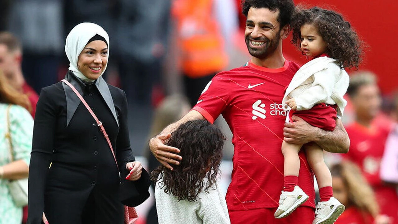 Salah kararını eşine bıraktı: Tercih Türkiye oldu Img
