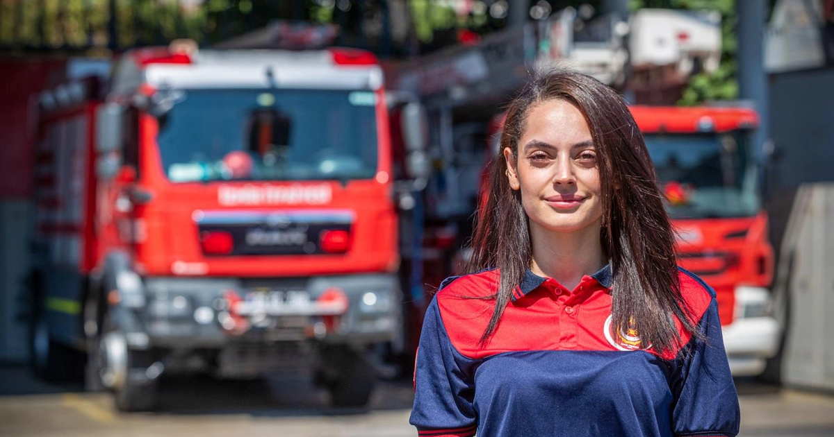 İzmir İtfaiyesi’nin ilk kadın şoförü Img